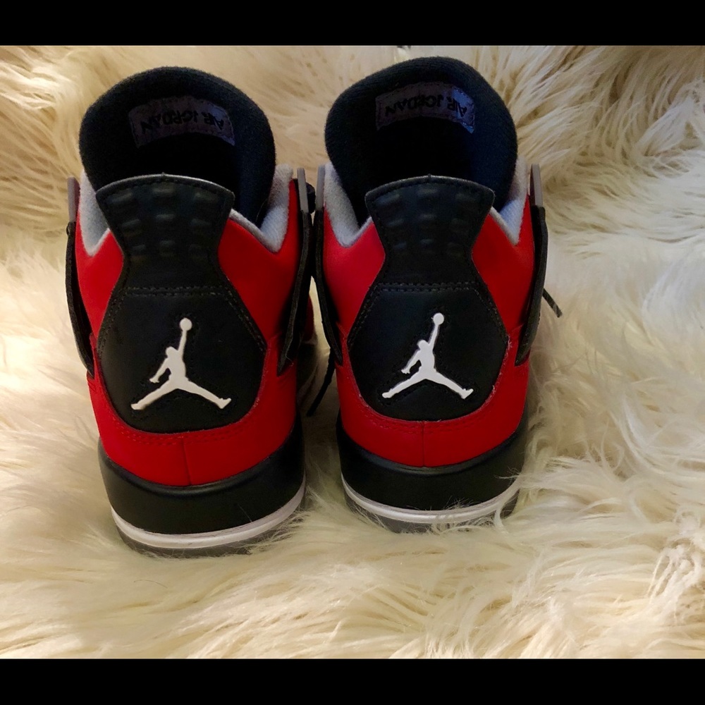 Jordan 4s - Picture 2 of 4